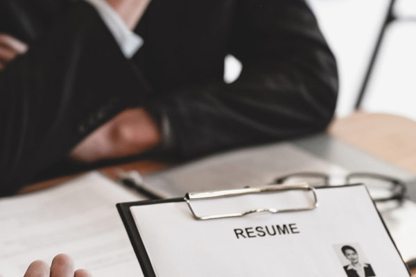 Der erste Eindruck zählt: Wie Sie im Vorstellungsgespräch überzeugen und punkten